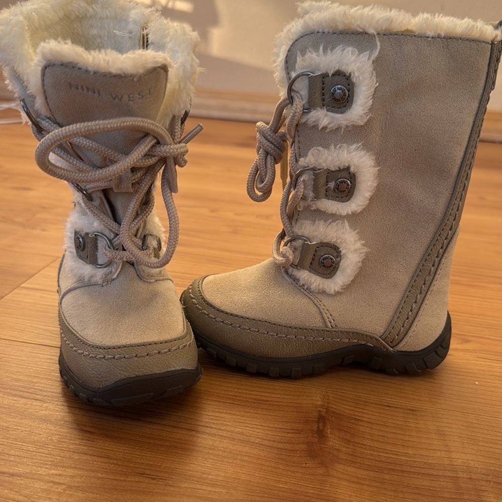 size 6 Nine West boots